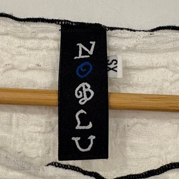 Noblu Textured Knit Oversized Tunic Top Cream Black Trim Long Sleeve Womens XS - Picture 3 of 8